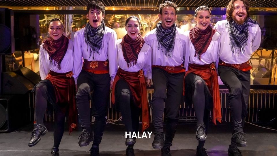 LARGE MENU BOSPHORUS CRUISE 2025 : PRIVATE STANDART TABLE WITH LARGE MENU - Meeting Point